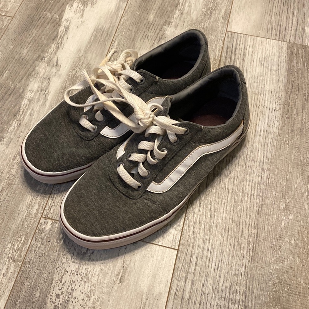 Women's vans ward grey shoes